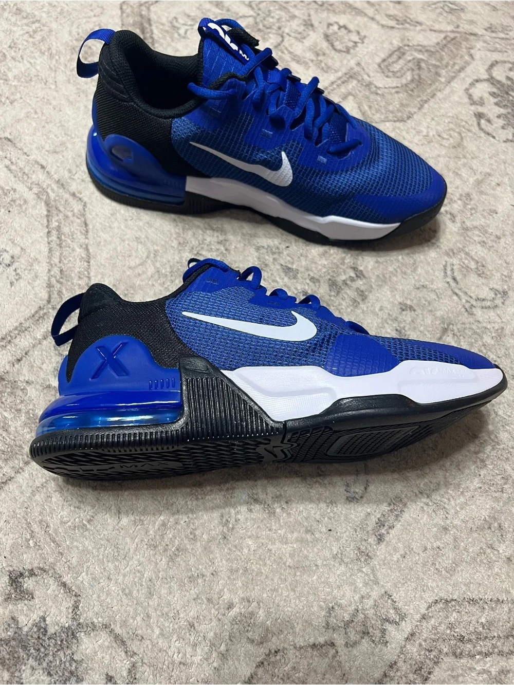 Nike new these